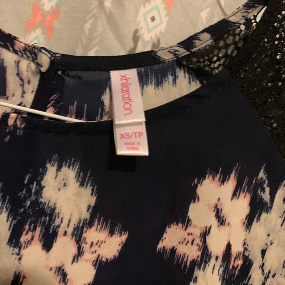 Target Crop Top Lace Sleeve - Picture 4 of 9